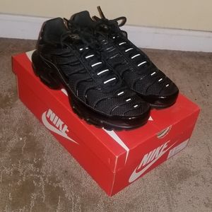 Nike Air Max Plus 'Triple Black' Men's US Size 9.5 604133-050